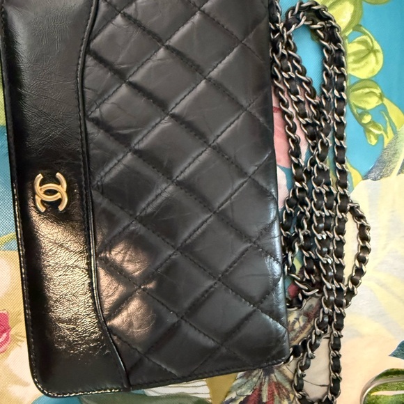 Chanel Black Quilted Crossbody with Gold Accent - Picture 1 of 4
